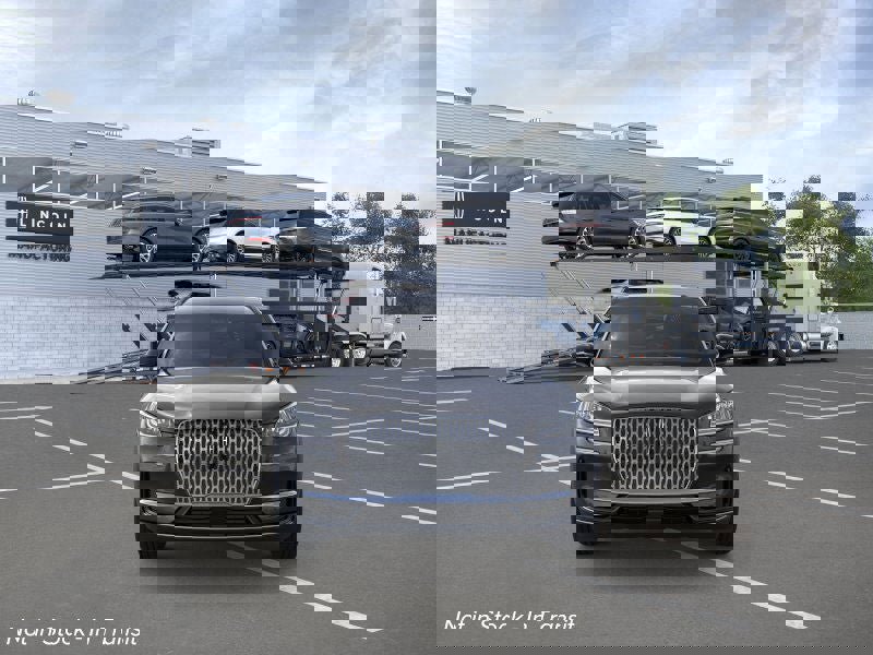 New 2026 Lincoln Corsair Premiere image 6