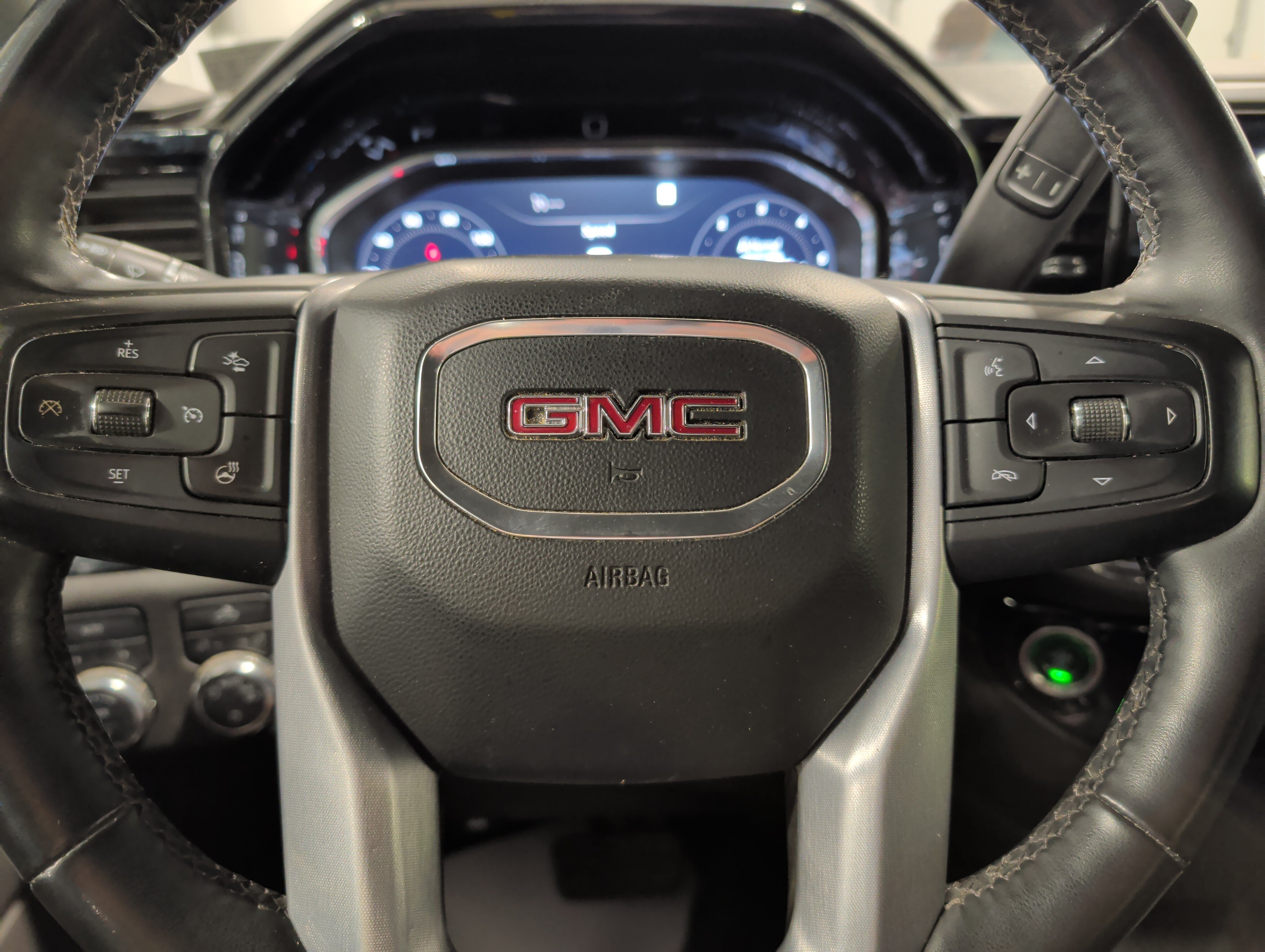 Used 2023 GMC Sierra 1500 SLE AWD/4WD image 10