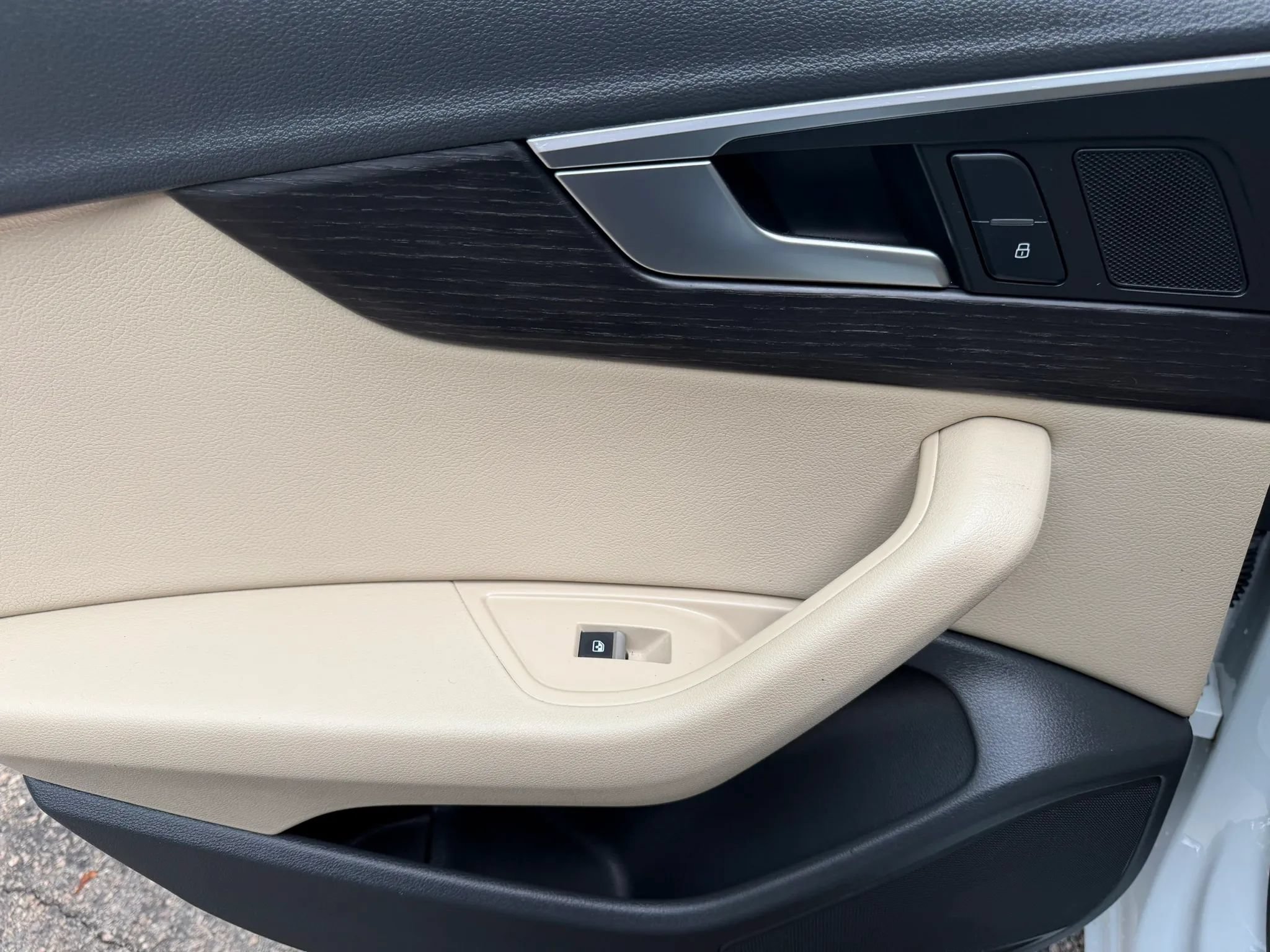 Used 2019 Audi A4 2.0T Premium w/ Convenience Package FWD image 16