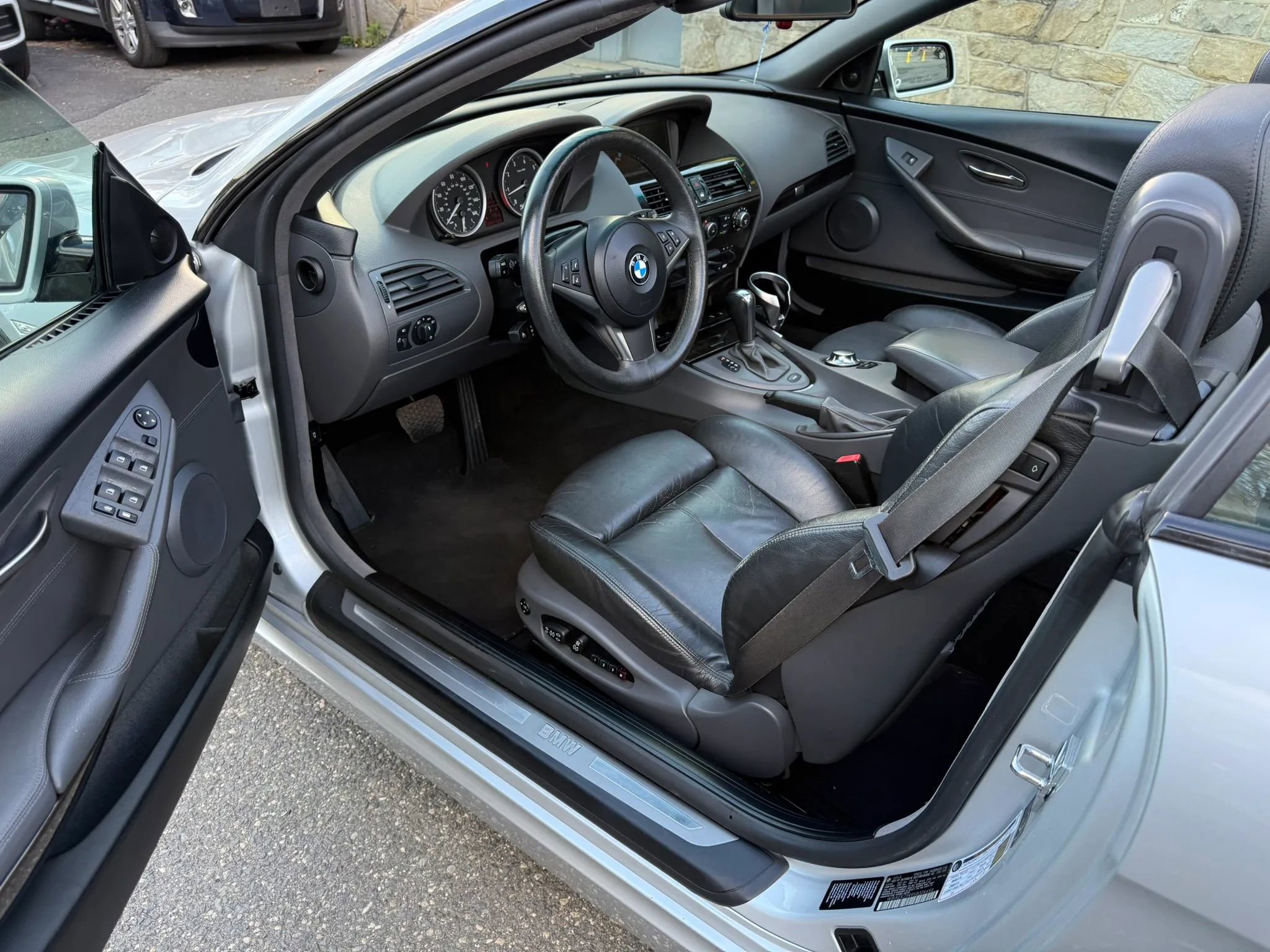 Used 2005 BMW 645Ci Convertible RWD image 24