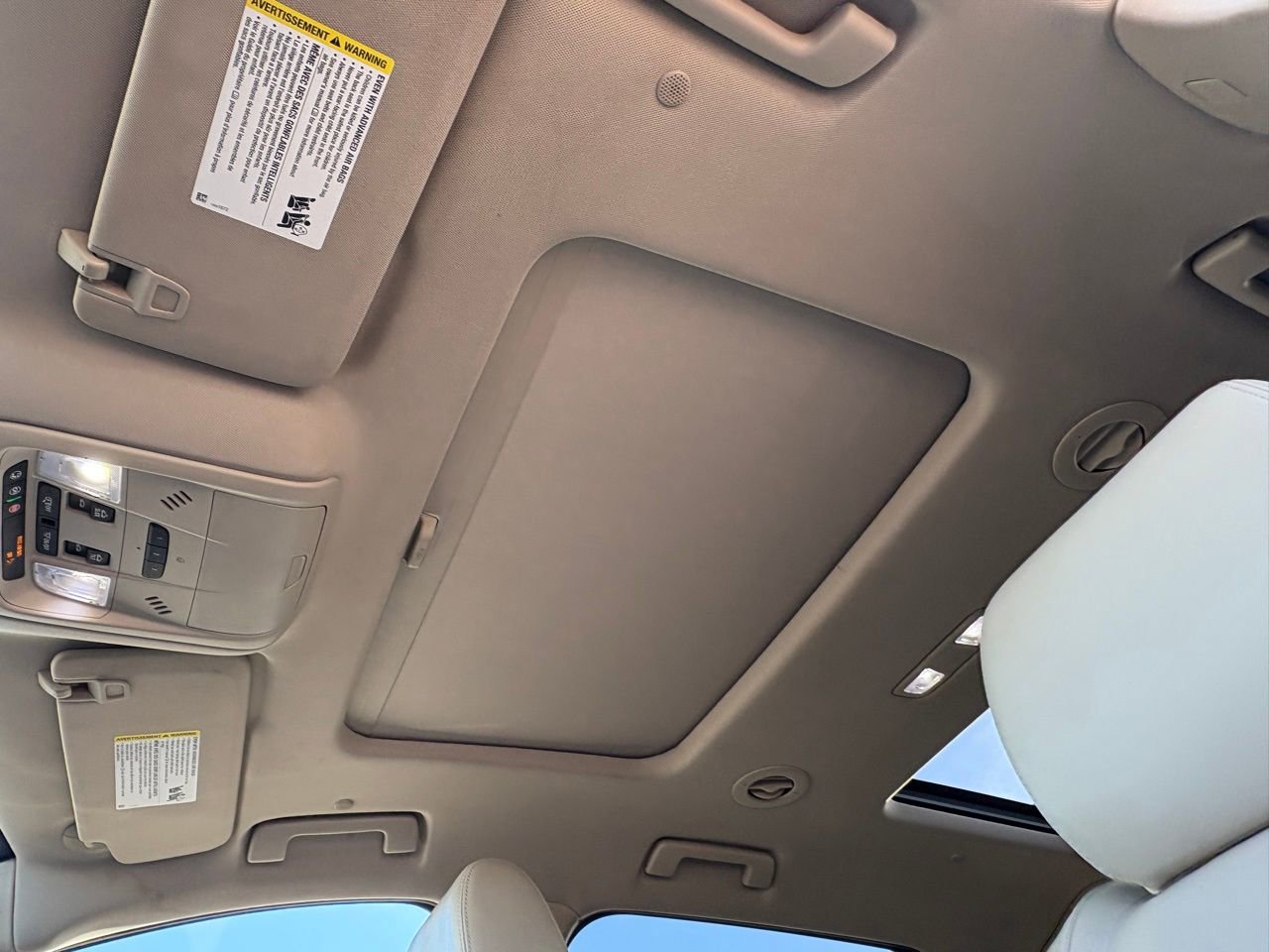 Used 2020 Buick Enclave Premium w/ Sun and Sites Package image 37