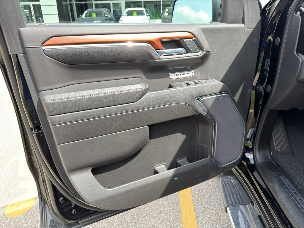 Used 2023 GMC Sierra 1500 Denali AWD/4WD image 5