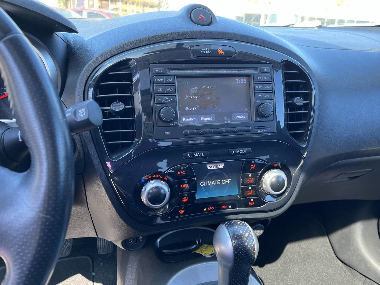 Used 2012 Nissan Juke SL FWD image 14