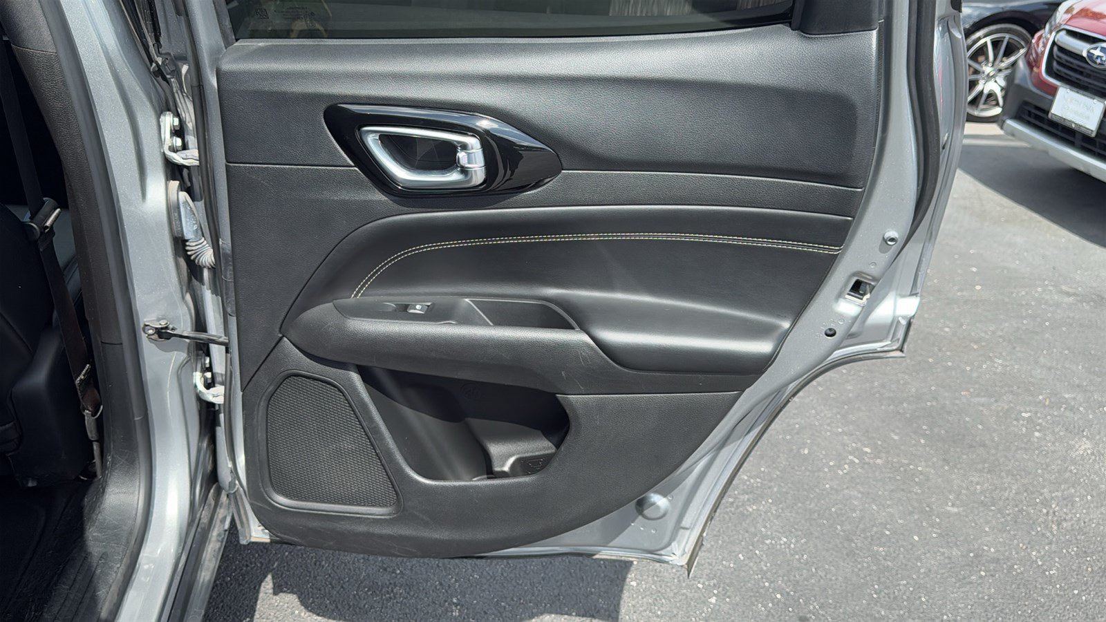 Used 2022 Jeep Compass Latitude FWD image 24
