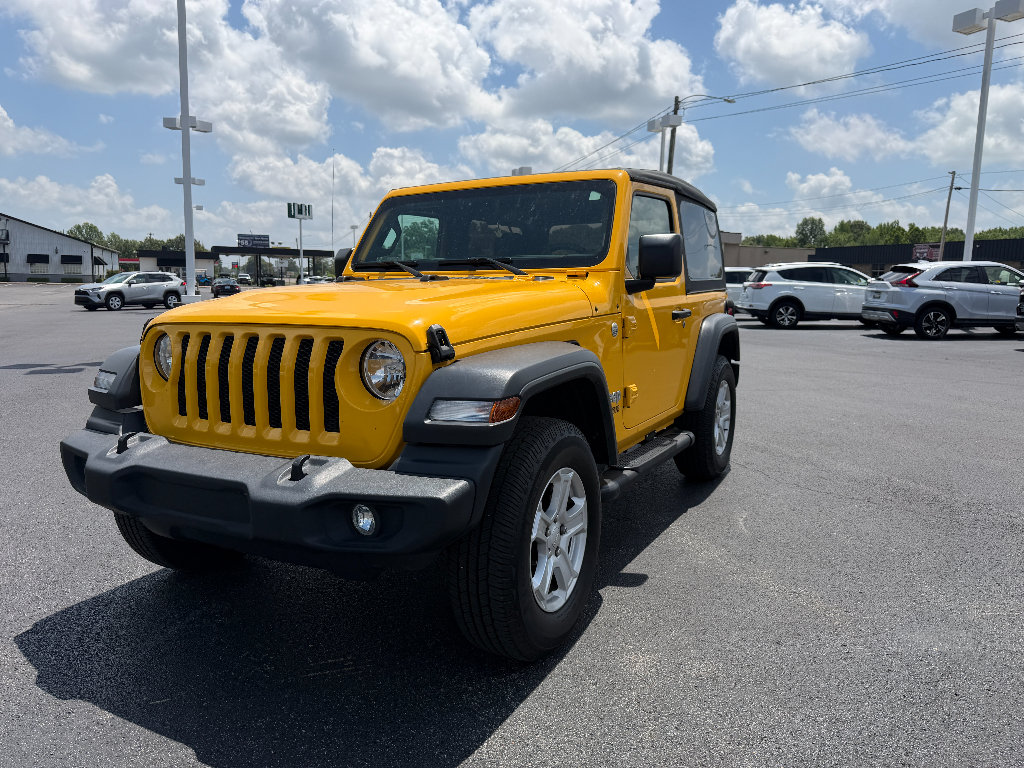 Used 2018 Jeep Wrangler Sport AWD/4WD image 3