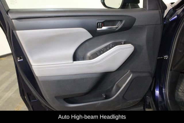 Used 2023 Toyota Highlander XLE image 17