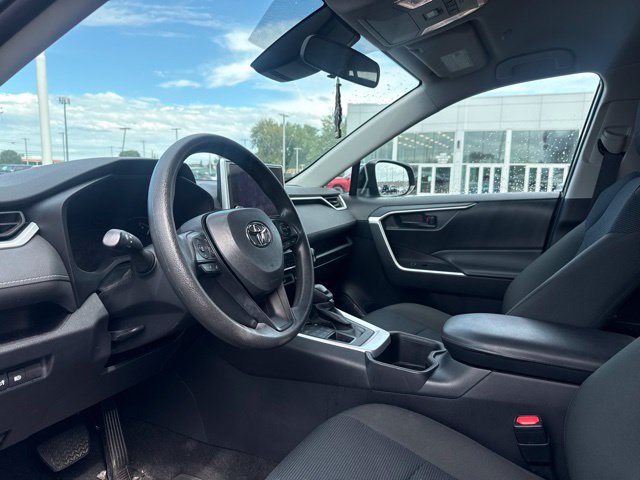 Used 2023 Toyota RAV4 LE AWD/4WD image 14