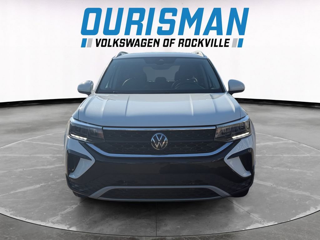 Used 2024 Volkswagen Taos SE image 8