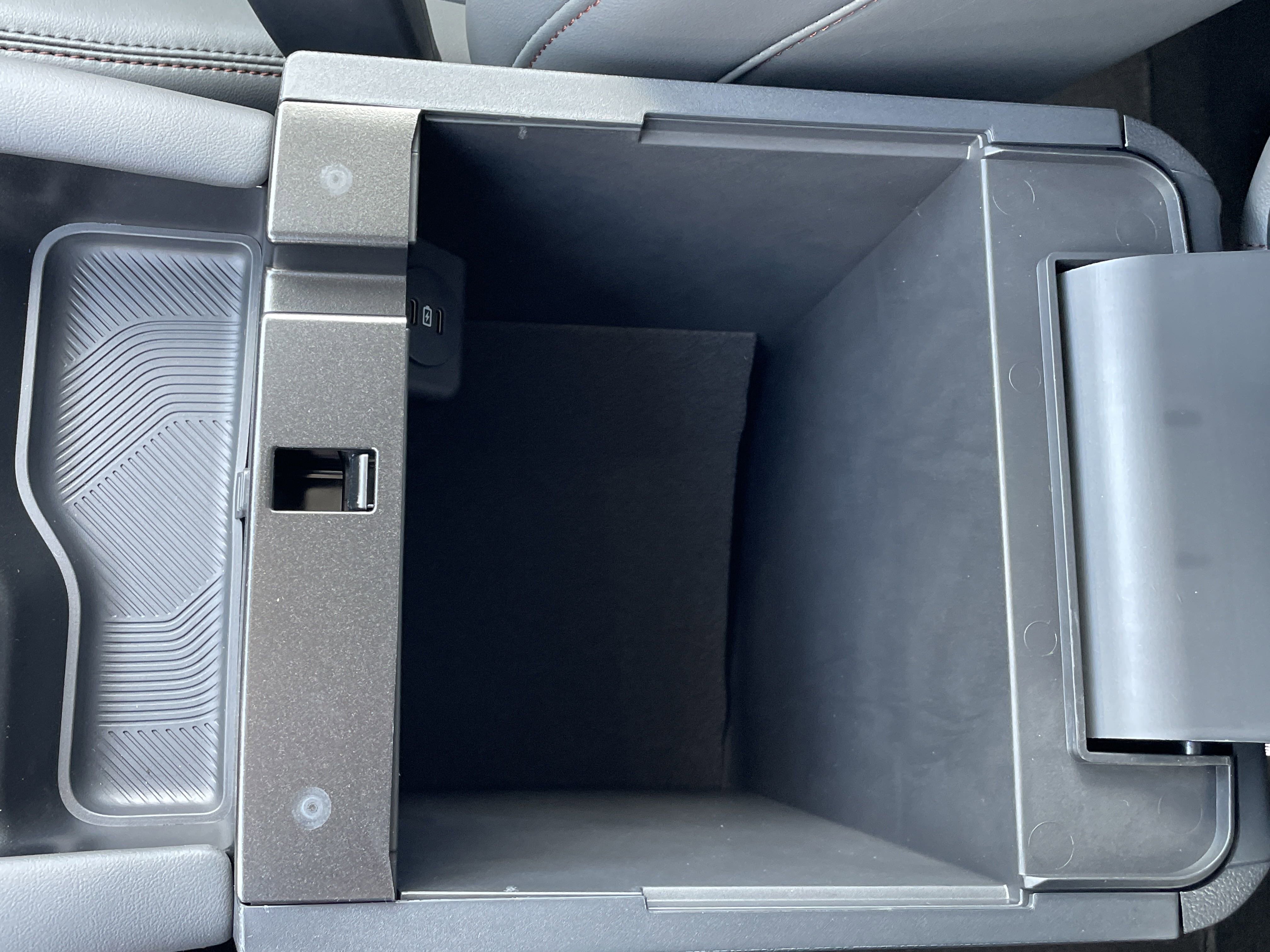 New 2025 Ford Explorer Active w/ Active Comfort Package image 35