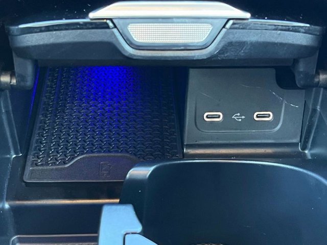 Used 2025 Mercedes-Benz C 300 Sedan image 8