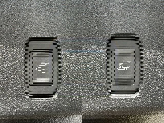 Used 2025 GMC Acadia Elevation image 33