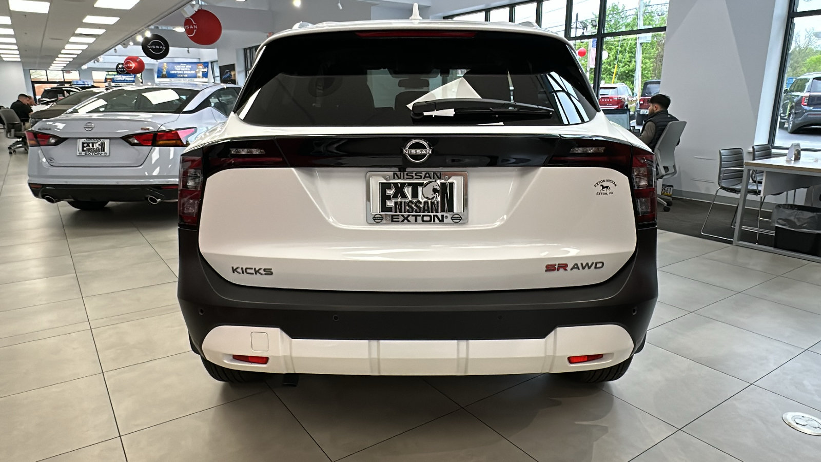 New 2025 Nissan Kicks SR w/ Illumination Package AWD/4WD image 4