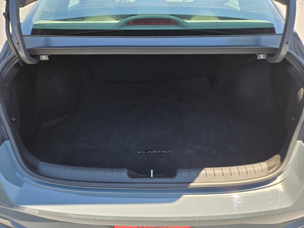 Used 2023 Hyundai Elantra SEL w/ Convenience Package FWD image 13