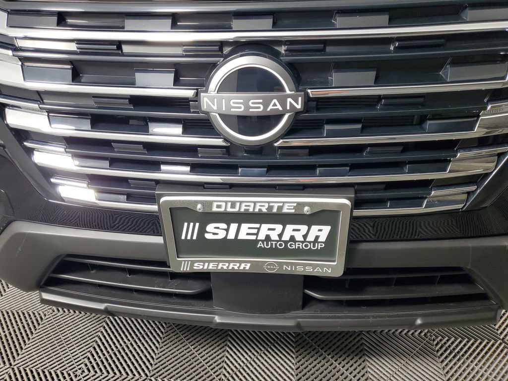 Used 2025 Nissan Rogue SV FWD image 10