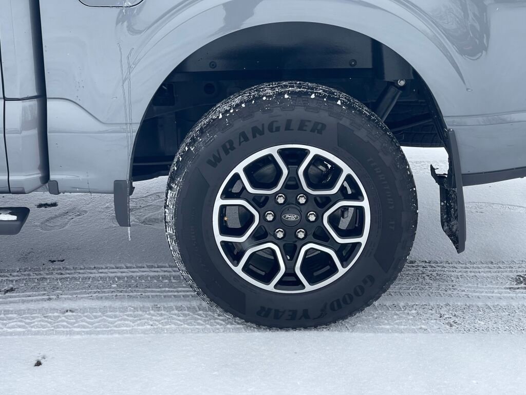 Used 2022 Ford F150 XLT w/ Equipment Group 302A High image 25