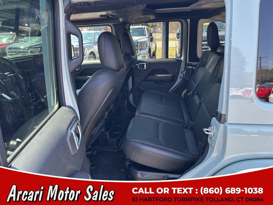 Used 2024 Jeep Wrangler Sahara w/ Safety Group image 17