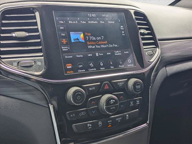 Used 2022 Jeep Grand Cherokee Laredo X RWD image 15