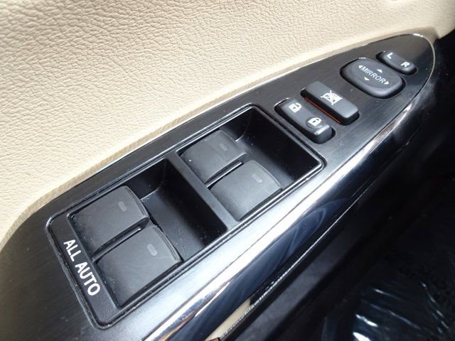 Used 2017 Toyota Avalon Limited image 22