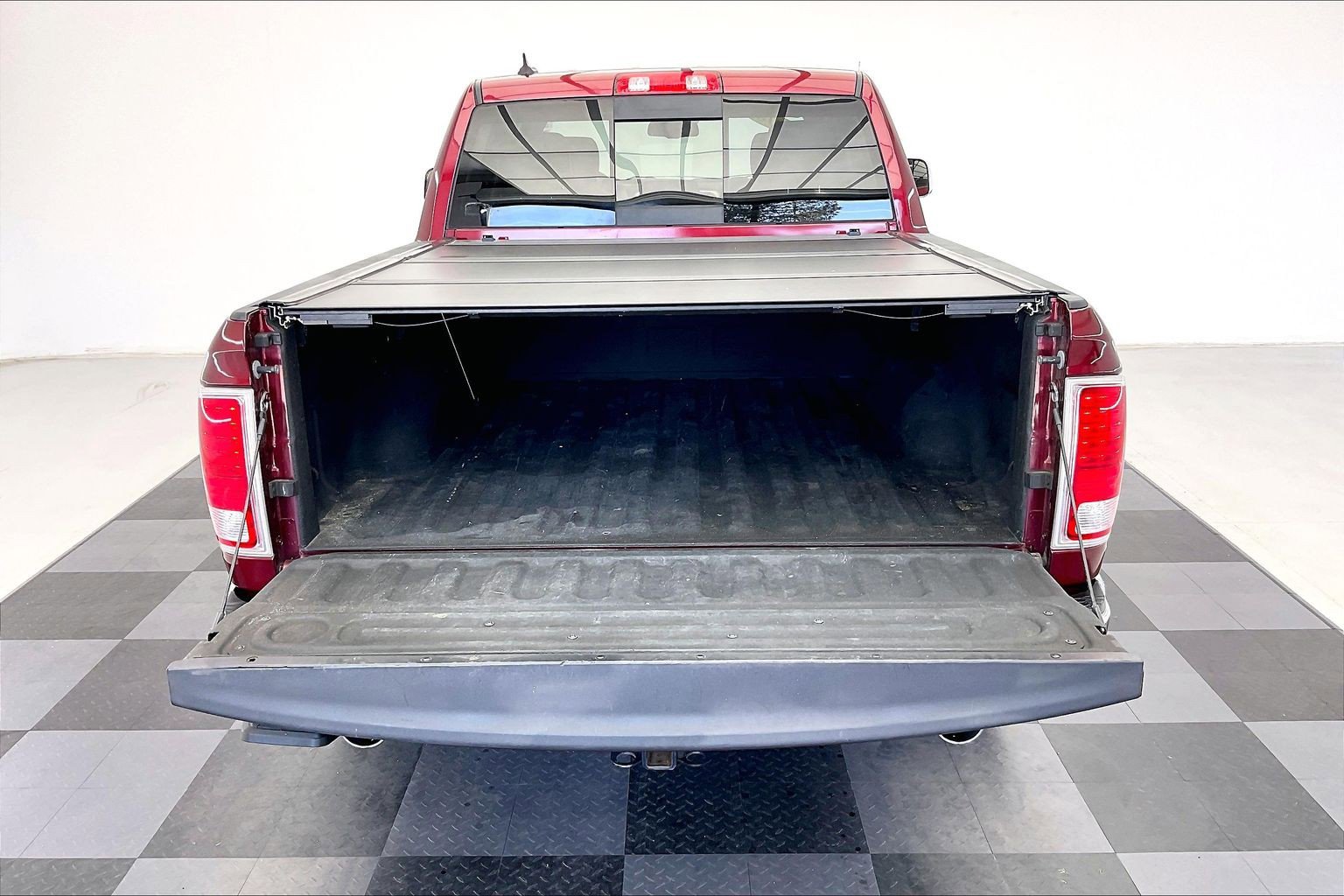 Used 2018 RAM 1500 Laramie AWD/4WD image 27