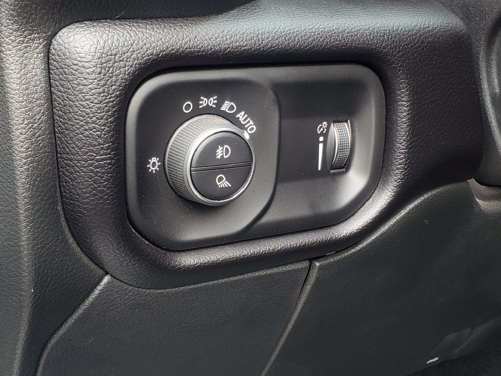 Used 2025 RAM 2500 Big Horn AWD/4WD image 9