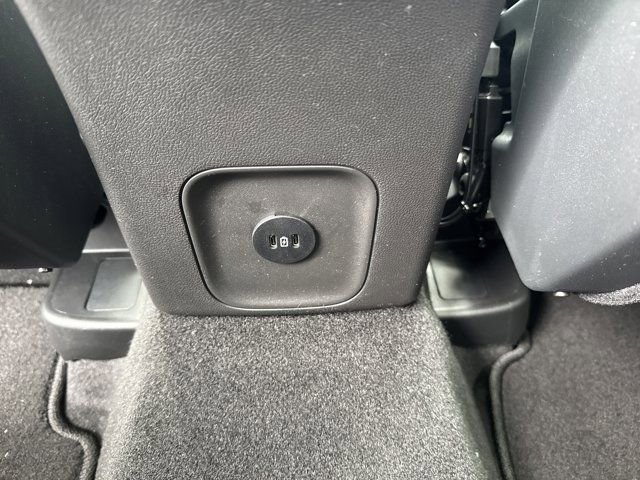 New 2025 Ford Escape ST-Line w/ Tech Pack #1 AWD/4WD image 11