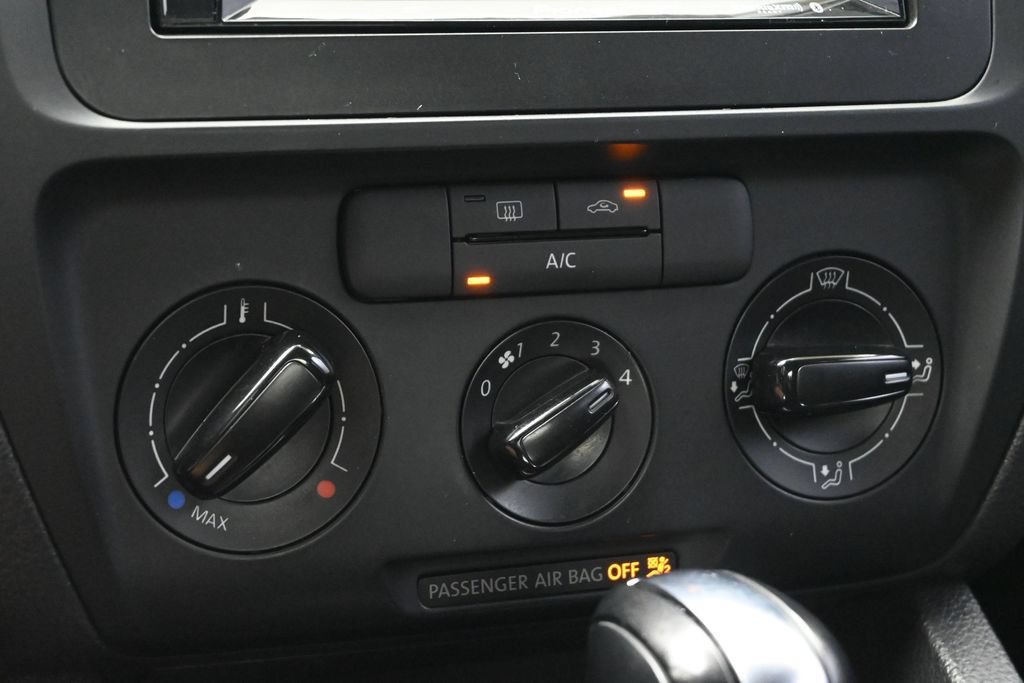 Used 2013 Volkswagen Jetta S FWD image 23