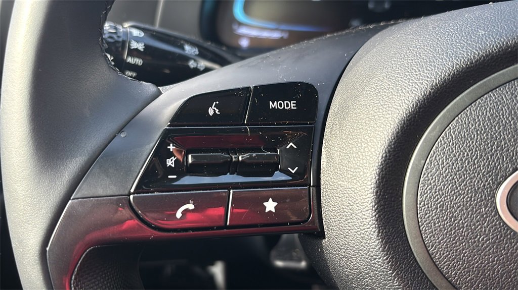 Certified 2025 Hyundai Elantra Sport image 13