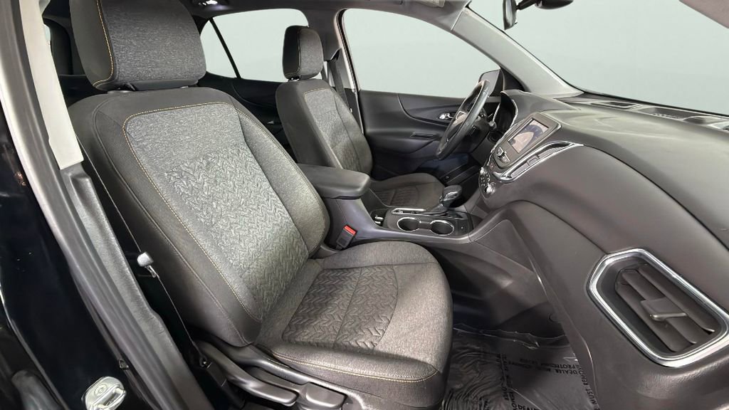 Used 2023 Chevrolet Equinox LT image 30