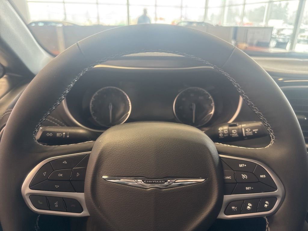 New 2025 Chrysler Pacifica Select image 19