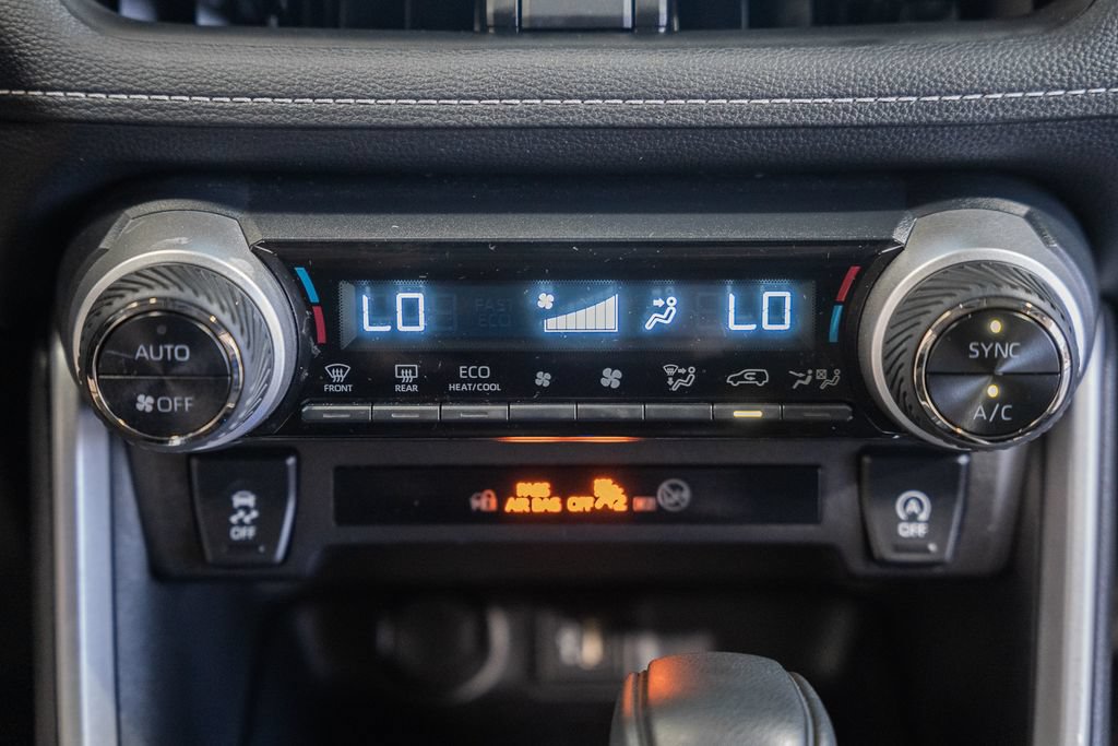 Used 2025 Toyota RAV4 XLE AWD/4WD image 19