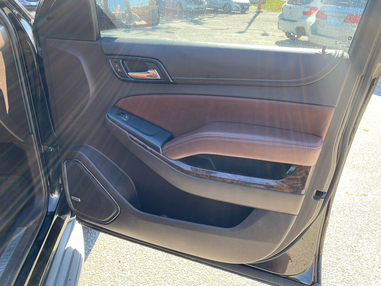 Used 2015 Chevrolet Suburban LTZ image 17