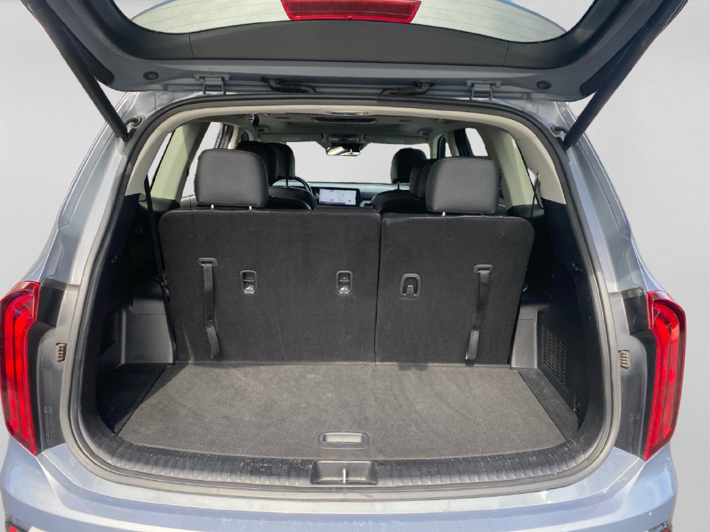 Used 2025 Kia Telluride S FWD image 26