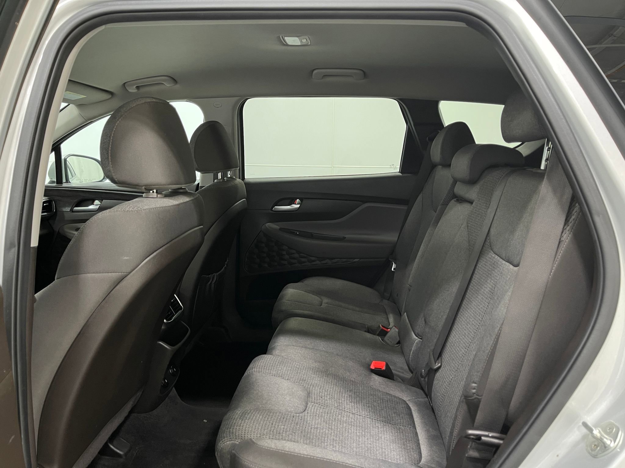 Used 2020 Hyundai Santa Fe SE image 28