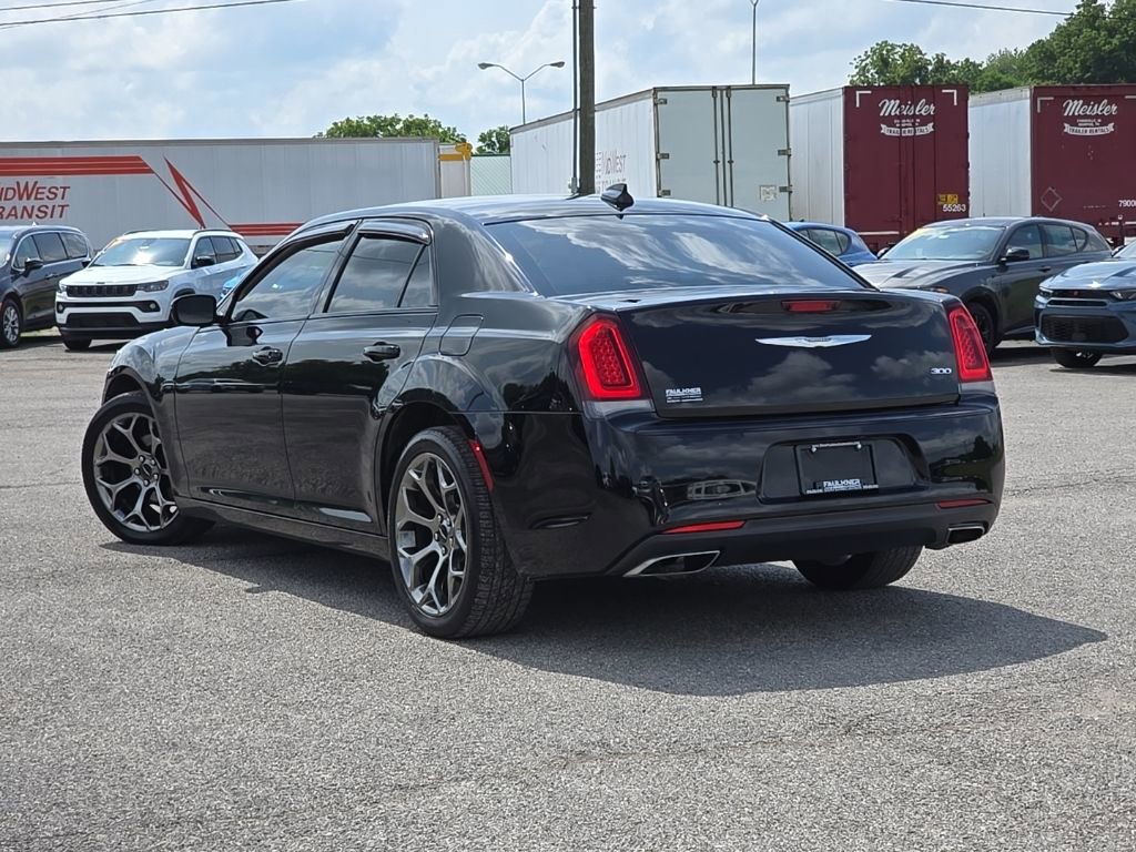 Used 2018 Chrysler 300 Touring w/ Sport Appearance Package image 5