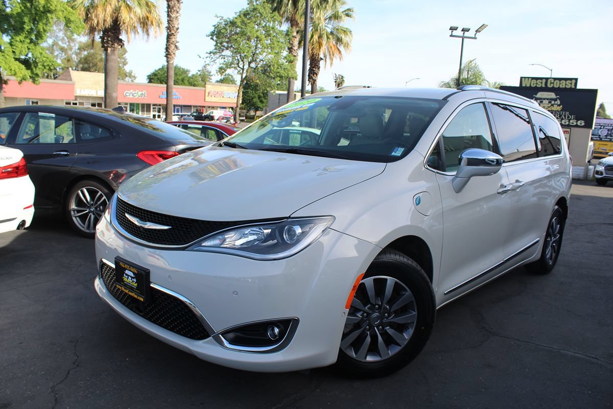 Used 2020 Chrysler Pacifica Limited w/ Advanced Safetytec Group FWD image 45