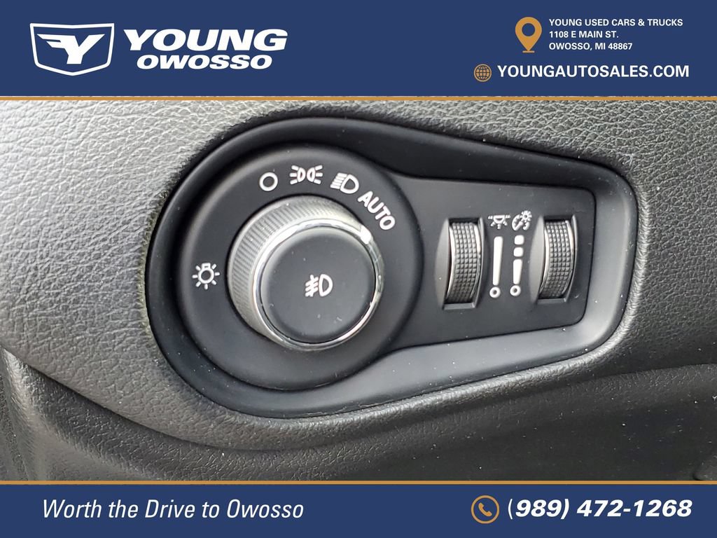 Used 2016 Jeep Renegade 75th Anniversary FWD image 10