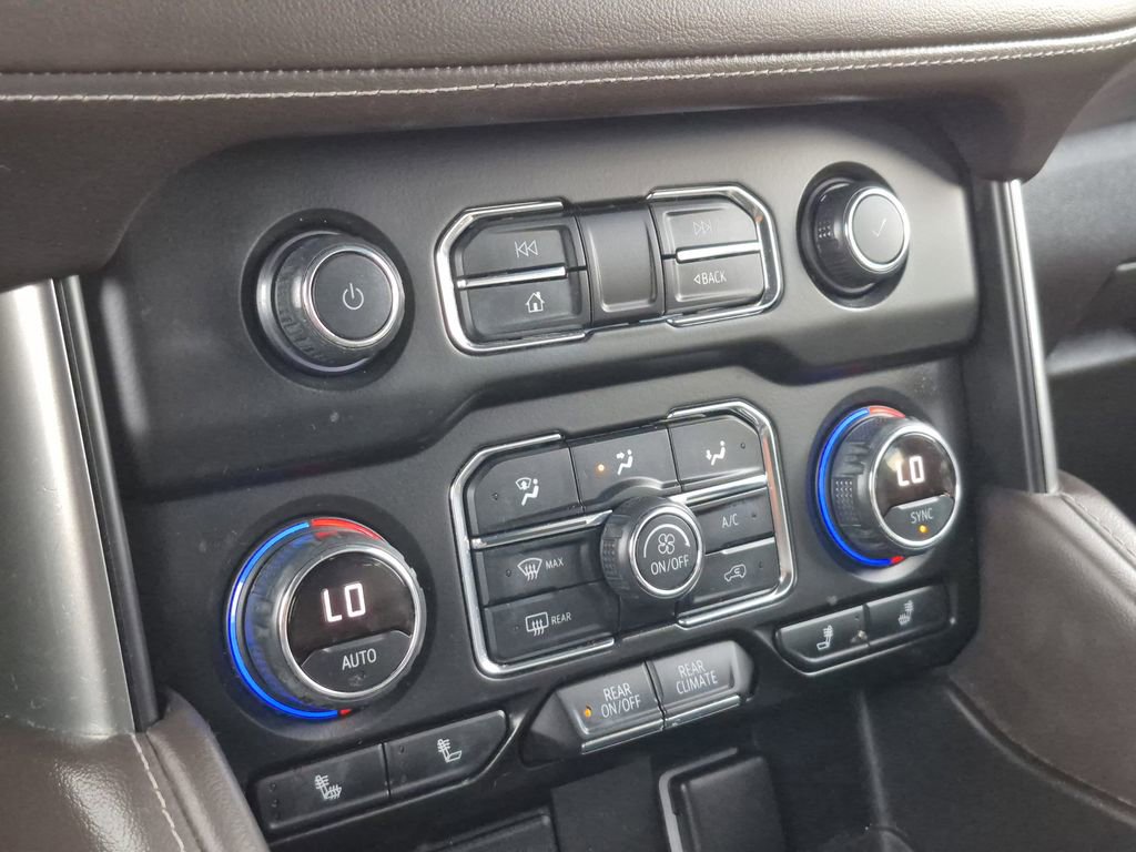 Used 2021 Chevrolet Tahoe Z71 image 24