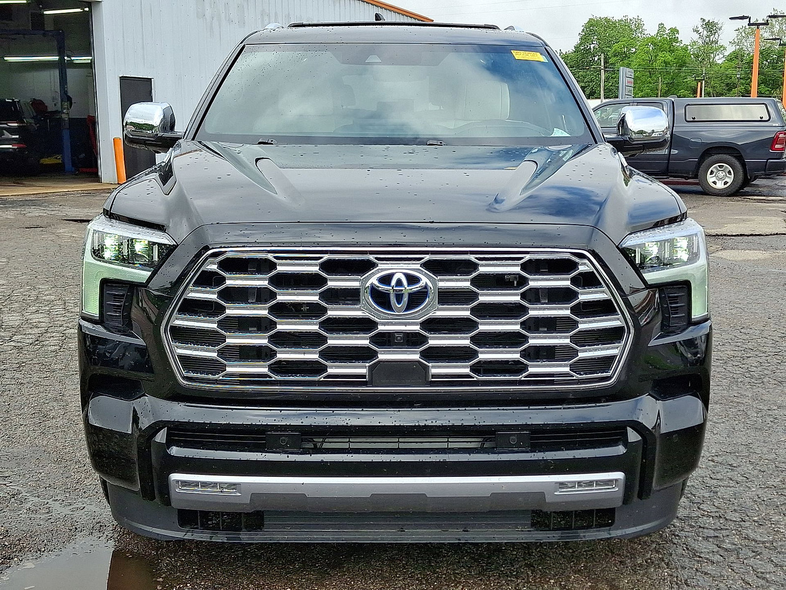 Used 2024 Toyota Sequoia Capstone AWD/4WD image 29