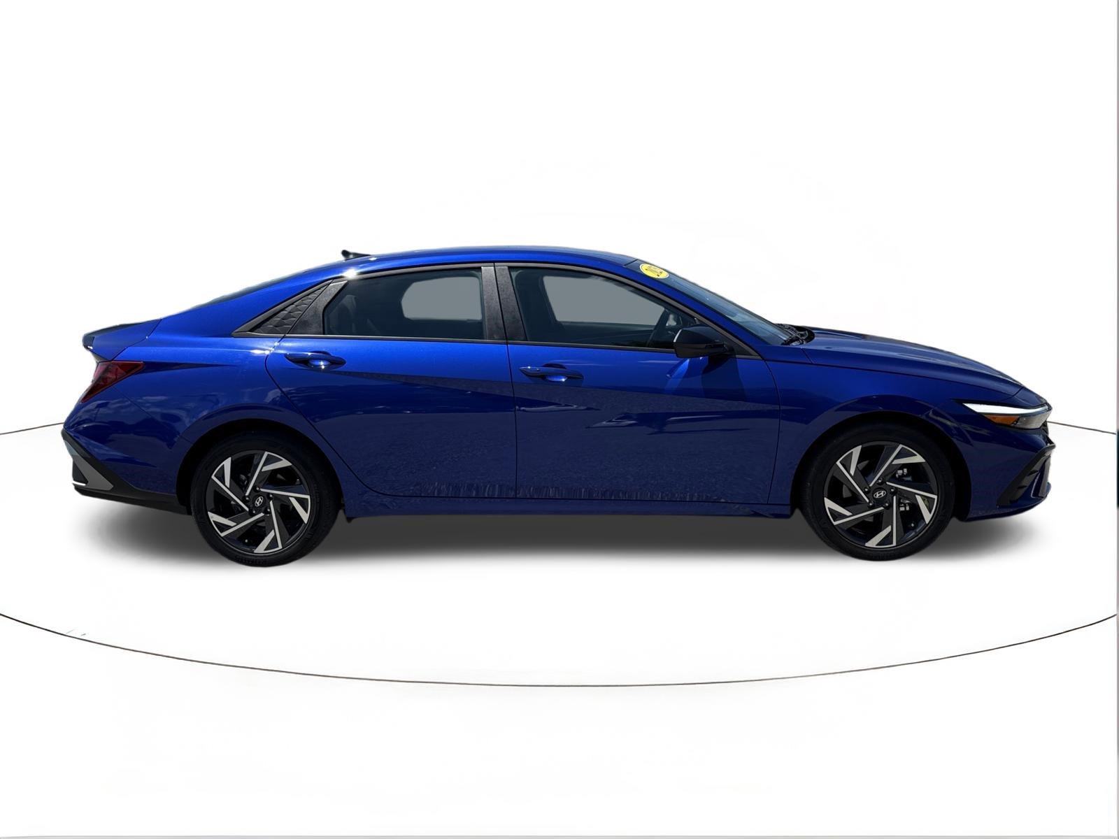 Certified 2025 Hyundai Elantra Sport FWD image 2