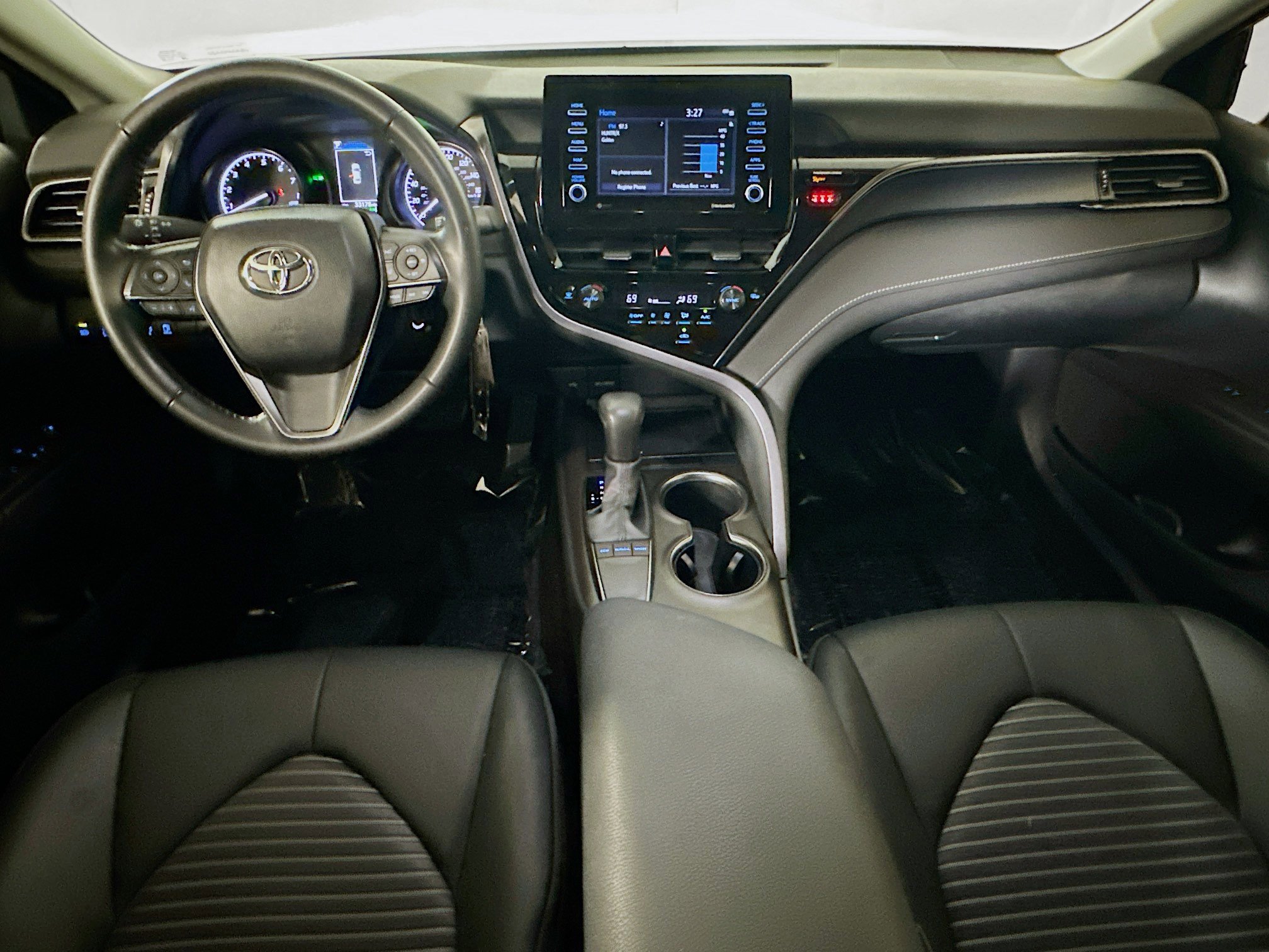 Used 2024 Toyota Camry SE image 26