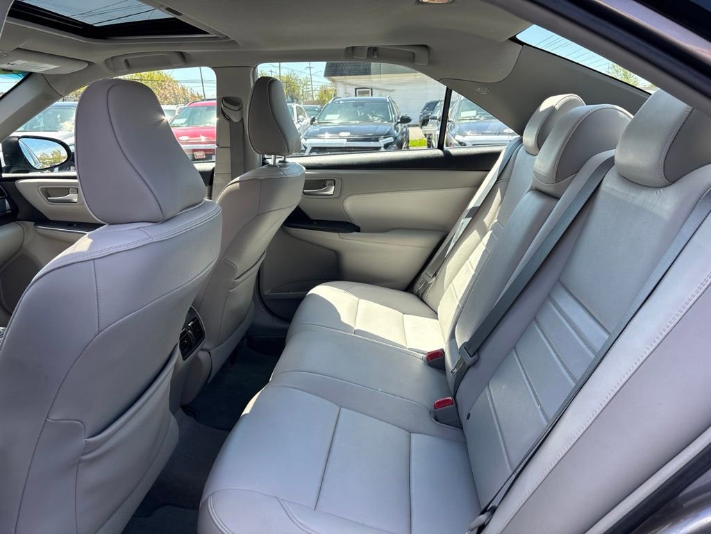 Used 2017 Toyota Camry XLE w/ Moonroof Package FWD image 25