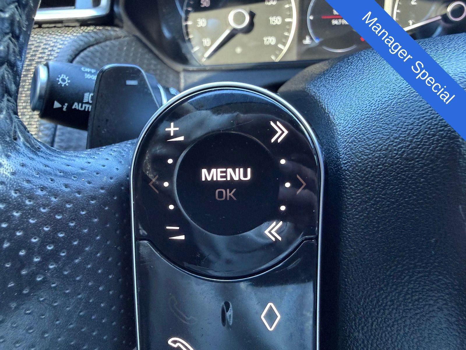 Used 2020 Land Rover Range Rover Velar S image 41