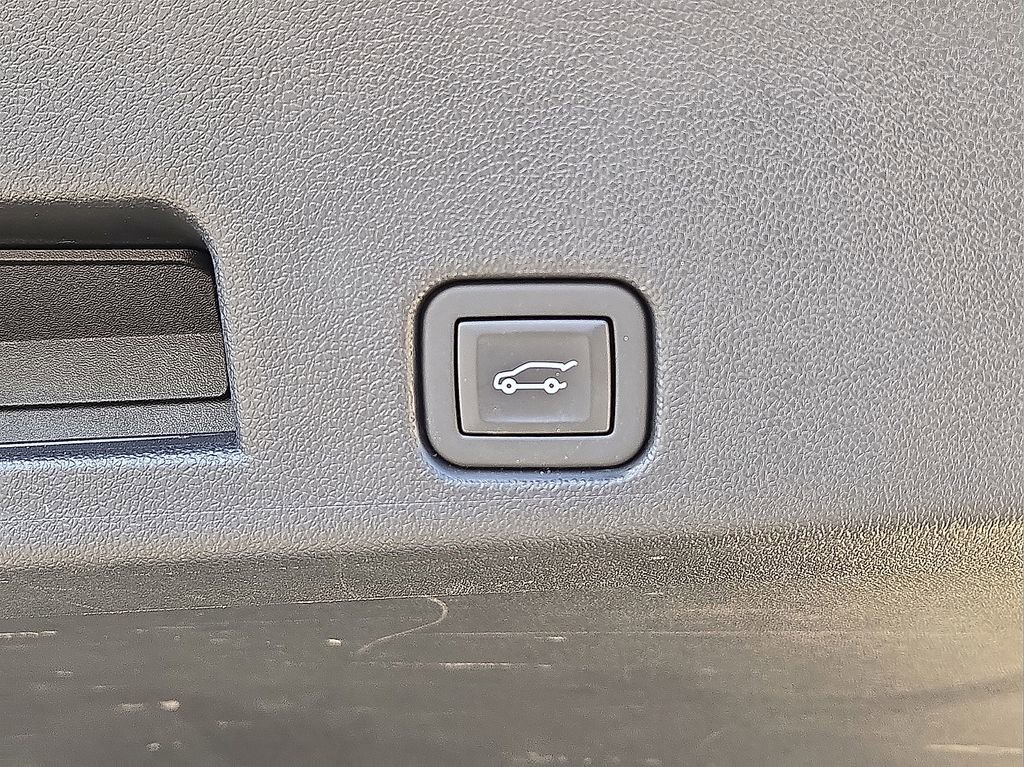 Used 2025 Buick Enclave Preferred image 15