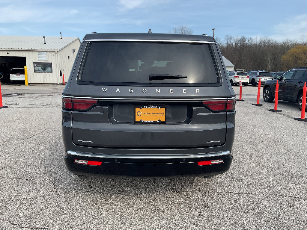 Used 2023 Jeep Wagoneer Series III w/ Preferred Equipment Group AWD/4WD image 6