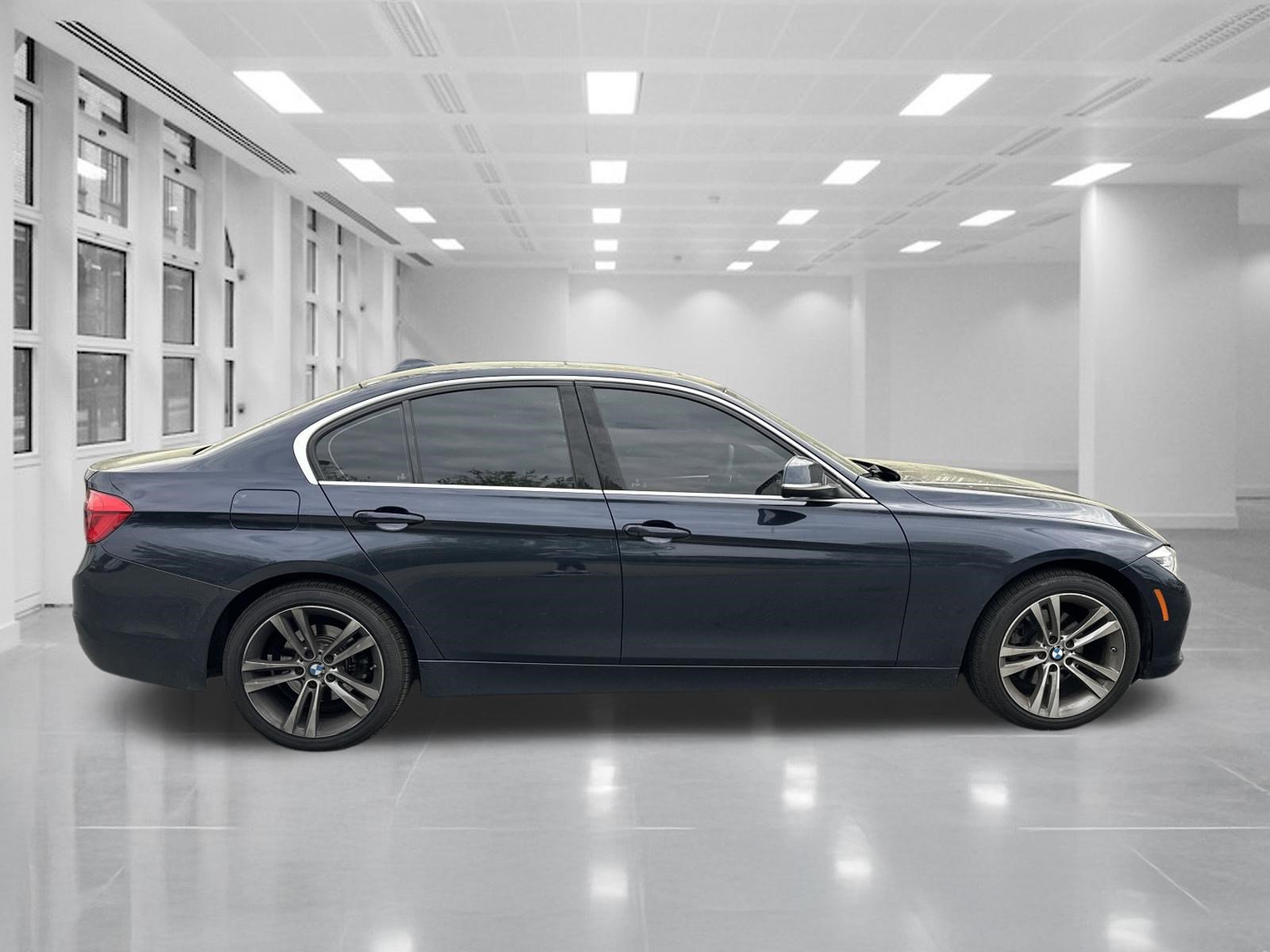 Used 2017 BMW 330i xDrive Sedan image 4