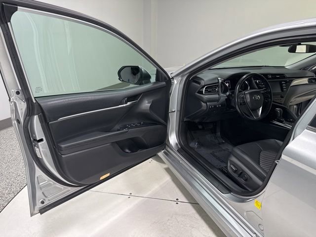 Used 2019 Toyota Camry SE FWD image 8