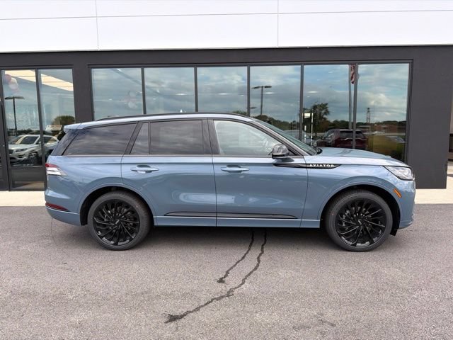 New 2026 Lincoln Aviator Reserve AWD/4WD image 2