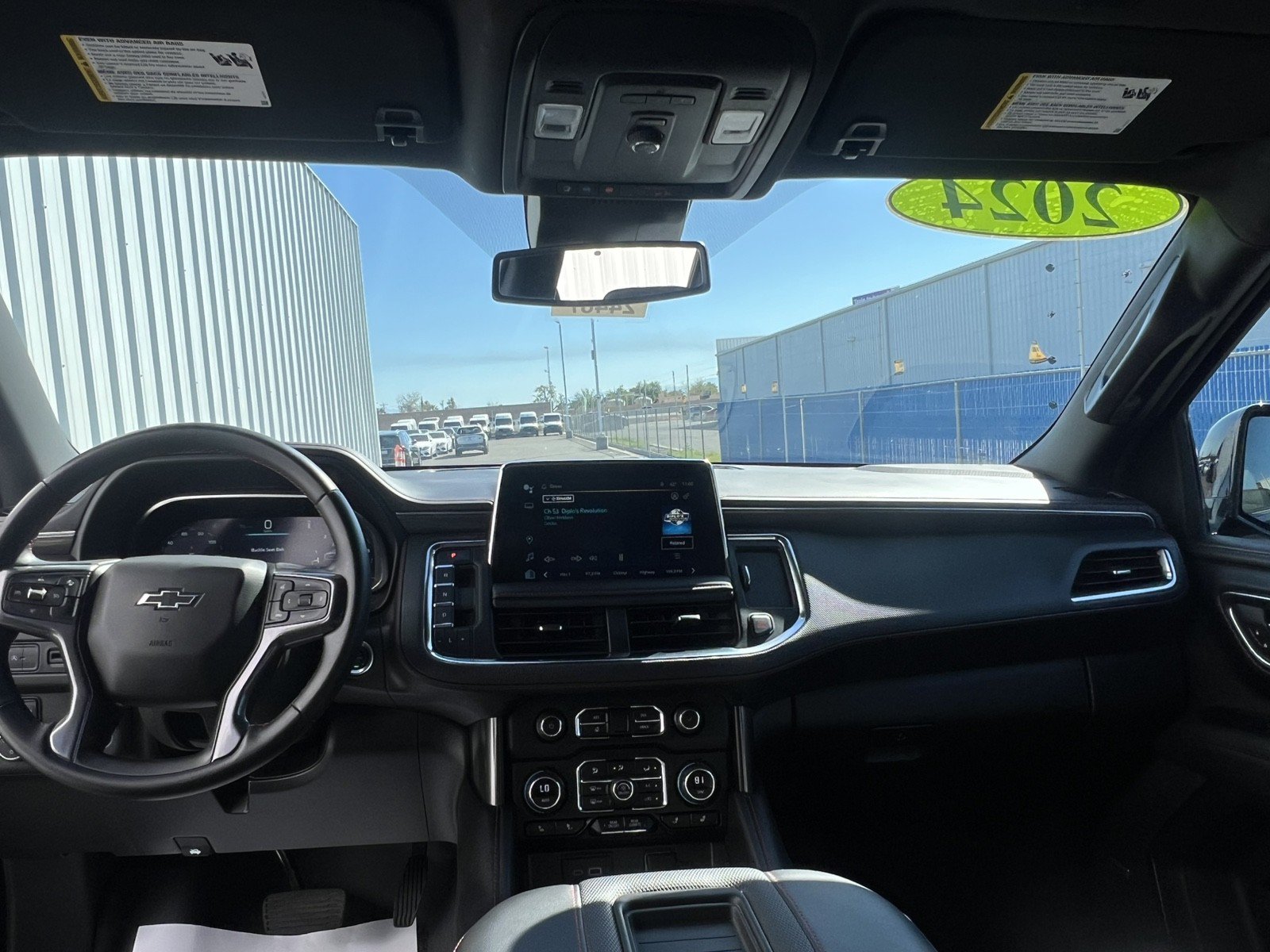 Used 2024 Chevrolet Suburban RST RWD image 17