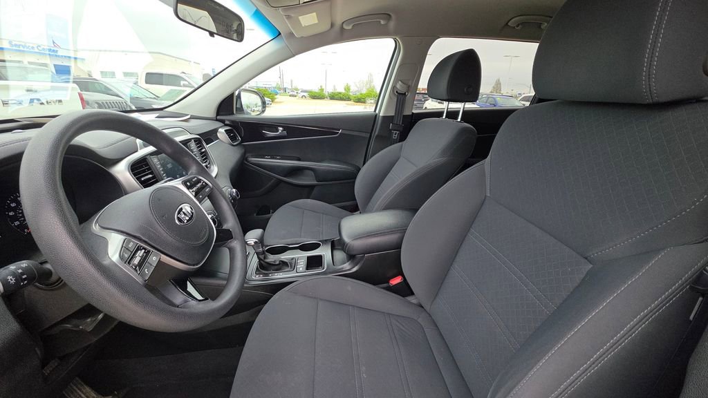 Used 2019 Kia Sorento LX image 11