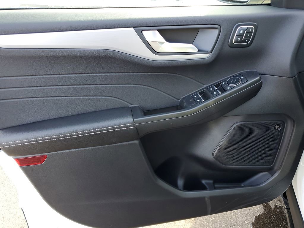 New 2026 Ford Escape SE w/ PHEV Premium Package image 25